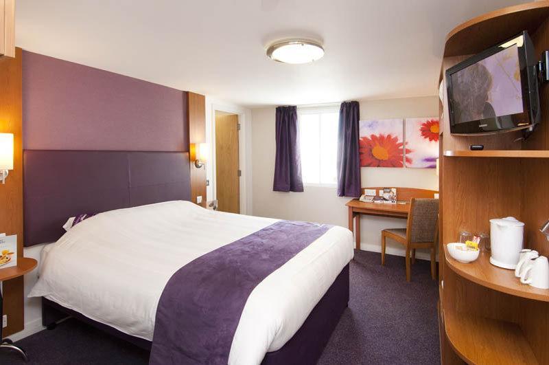 Premier Inn Bracknell Exterior foto